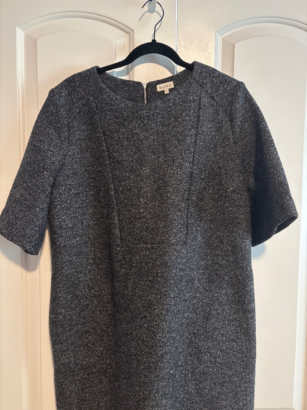 Modern felted wool 36 in dress with darts and pockets